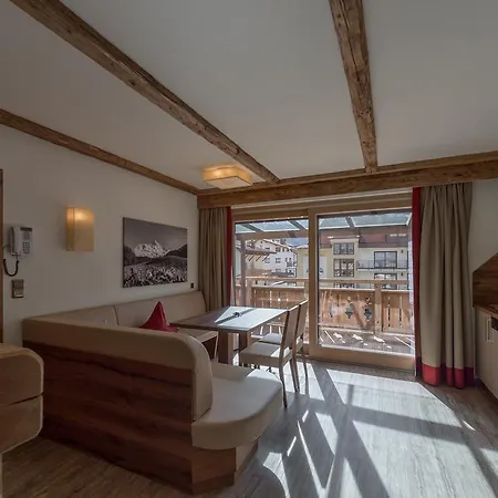 The By Regina Зёльден